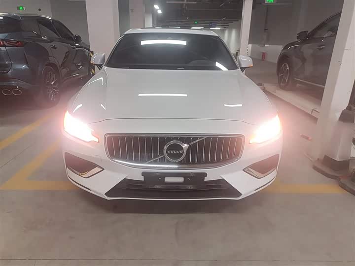 Фото 3 - Volvo S60