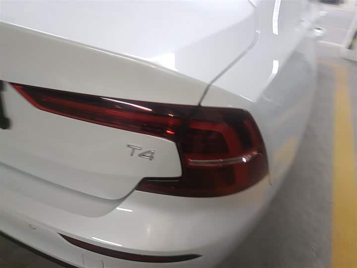 Фото 8 - Volvo S60