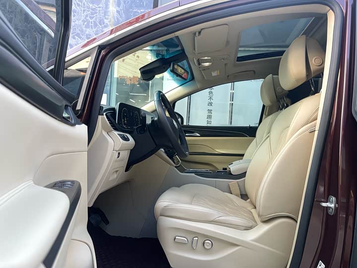 Фото 9 - Buick GL8 ES