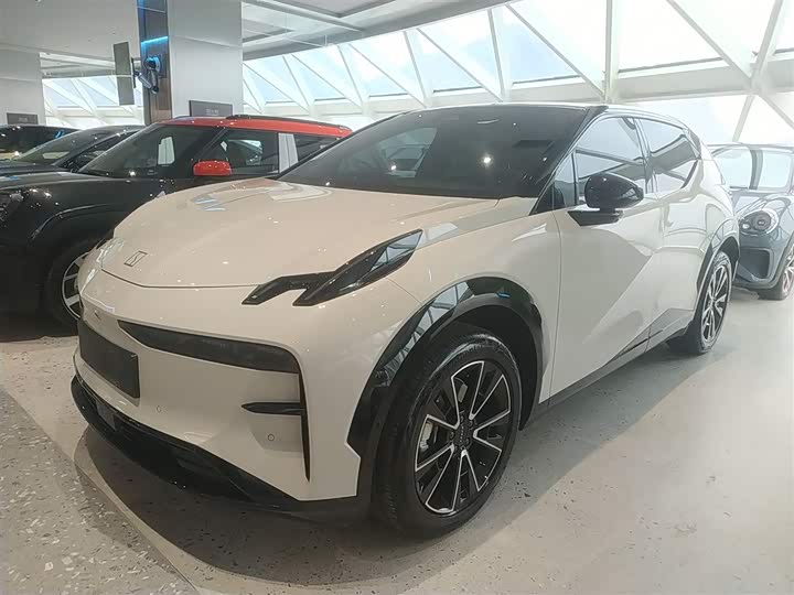 Фото 2 - Zeekr X