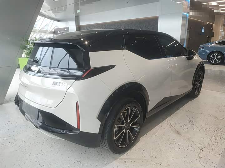 Фото 7 - Zeekr X