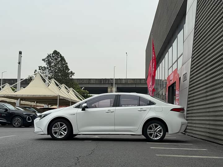 Фото 3 - Toyota Levin