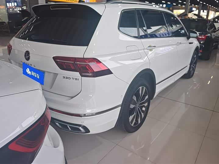 Фото 3 - Volkswagen Tiguan L Pro