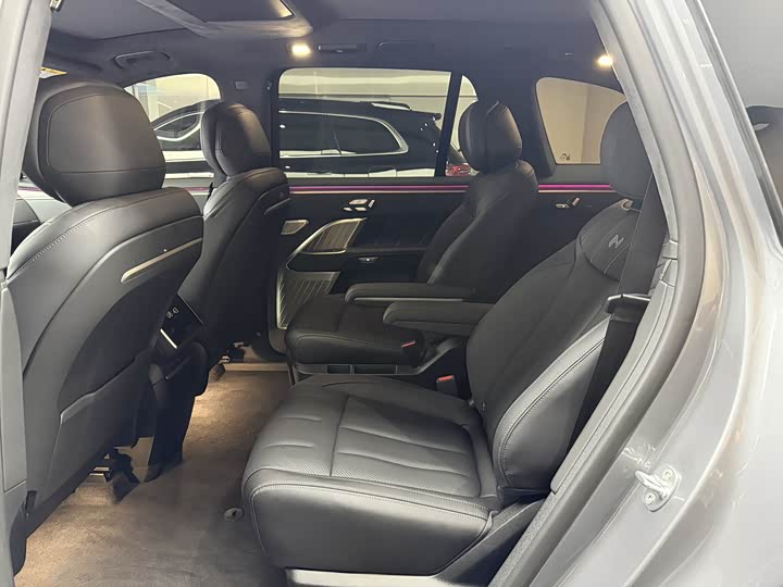 Фото 6 - Nio Onvo L90