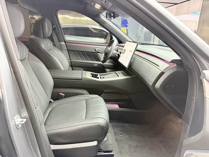 Фото 8 - Nio Onvo L90