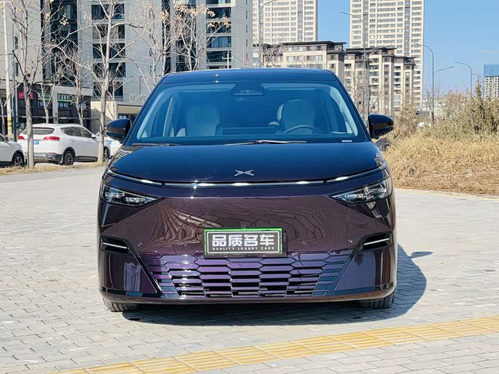Фото 2 - XPeng X9