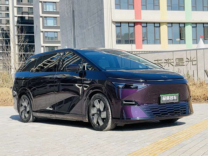 Фото 3 - XPeng X9