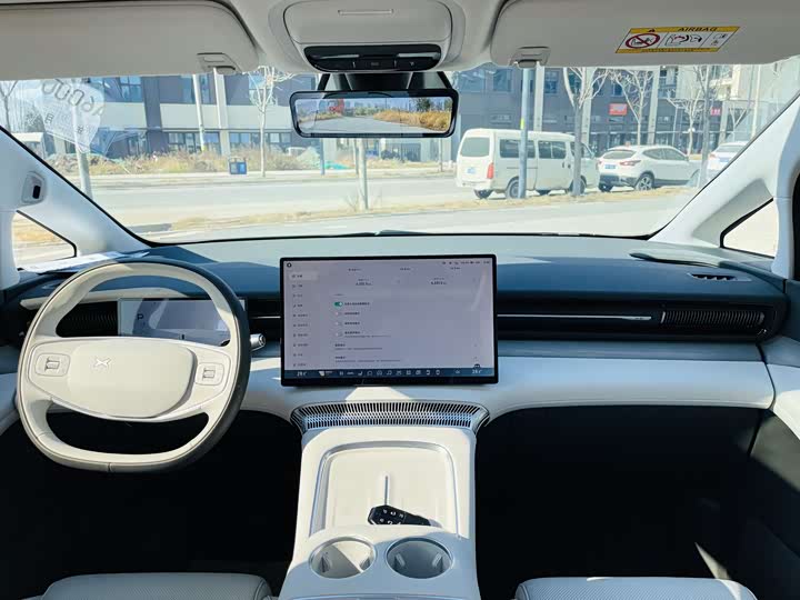 Фото 4 - XPeng X9