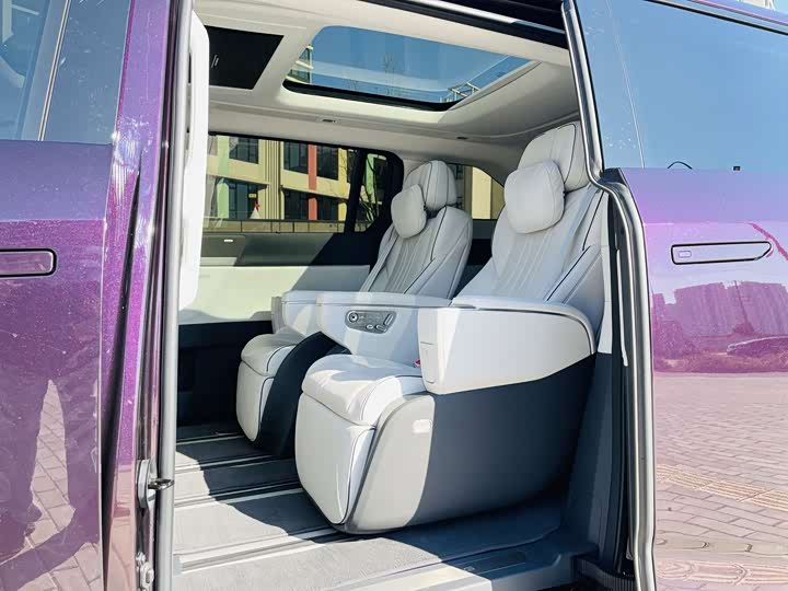 Фото 9 - XPeng X9