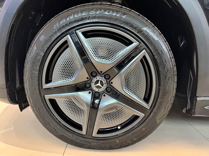 Фото 8 - Mercedes-Benz EQE SUV