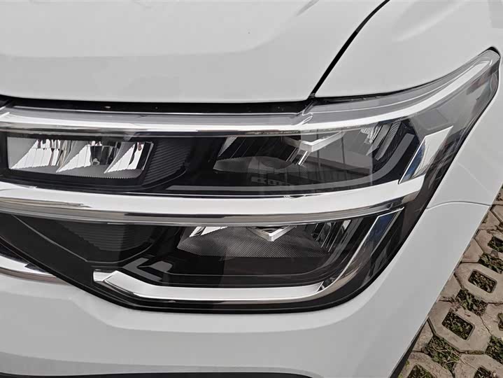 Фото 5 - Volkswagen Tharu