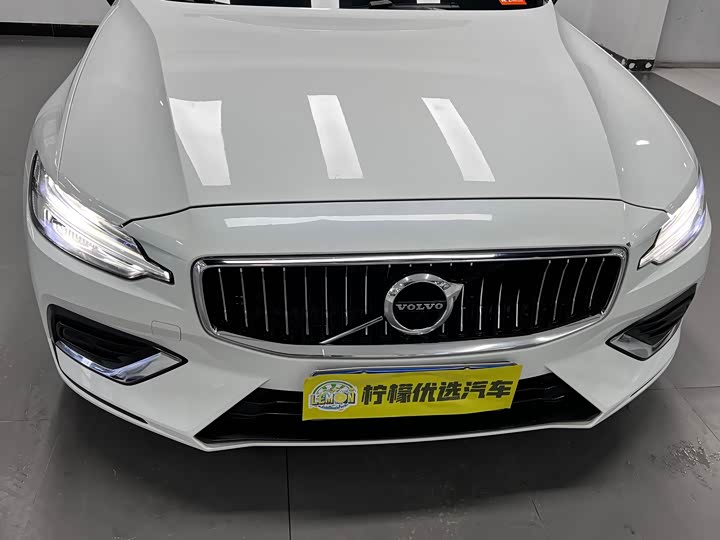 Фото 4 - Volvo S60