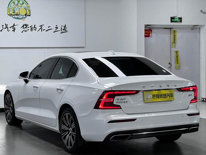 Фото 7 - Volvo S60