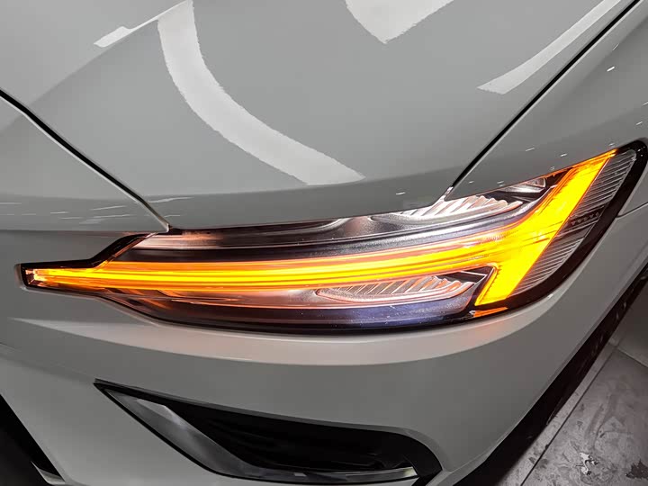 Фото 8 - Volvo S60