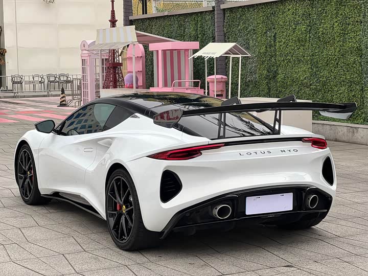 Фото 4 - Lotus Emira