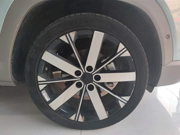 Фото 6 - Geely Icon