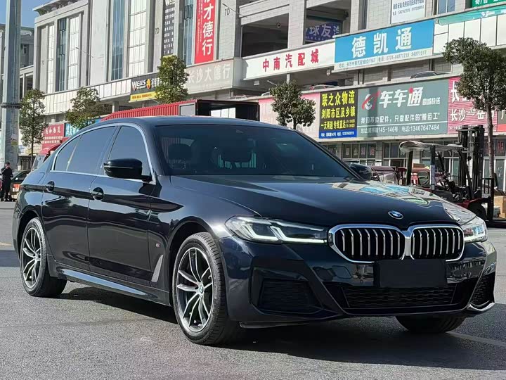 Фото 3 - BMW 5 Series