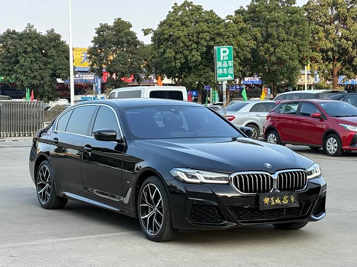 Фото 3 - BMW 5 Series