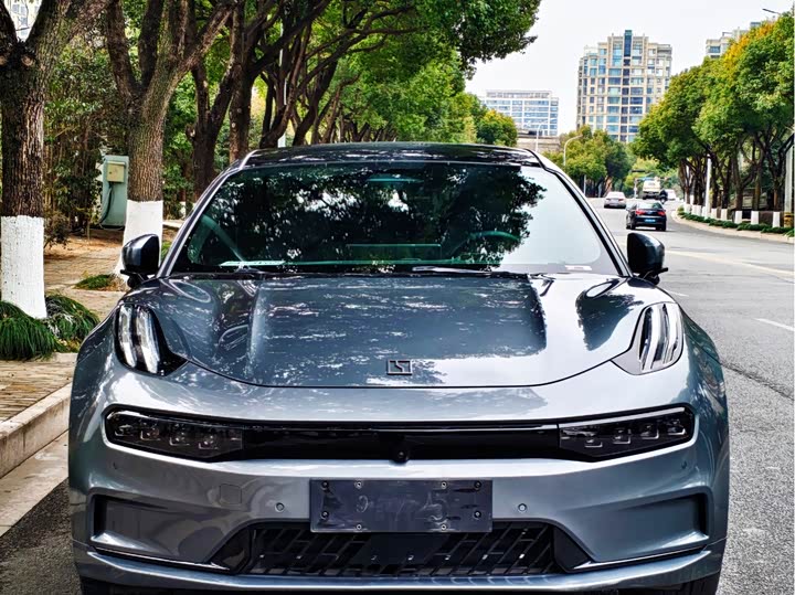 Фото 2 - Zeekr 001