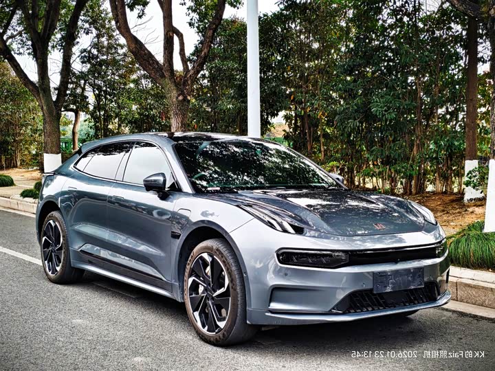 Фото 3 - Zeekr 001