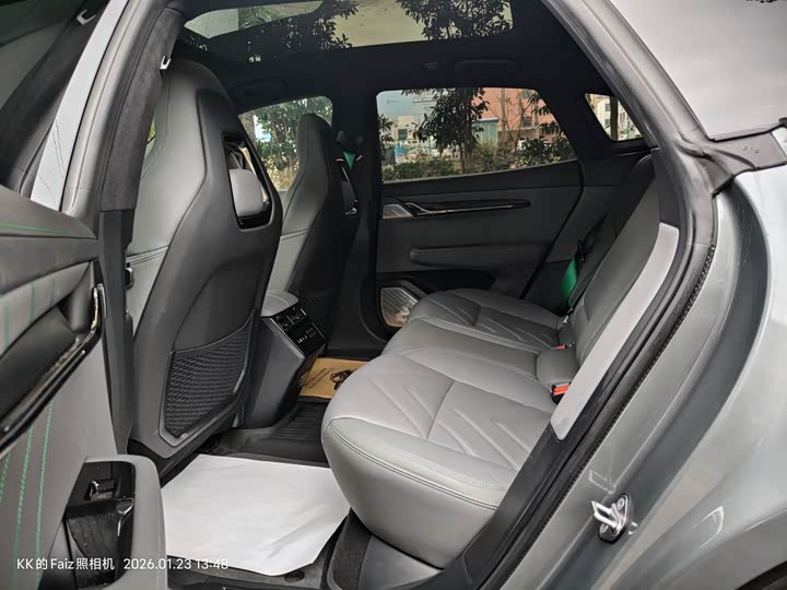 Фото 5 - Zeekr 001