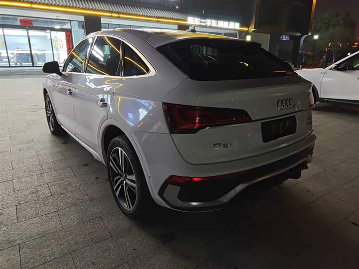 Фото 5 - Audi Q5L Sportback