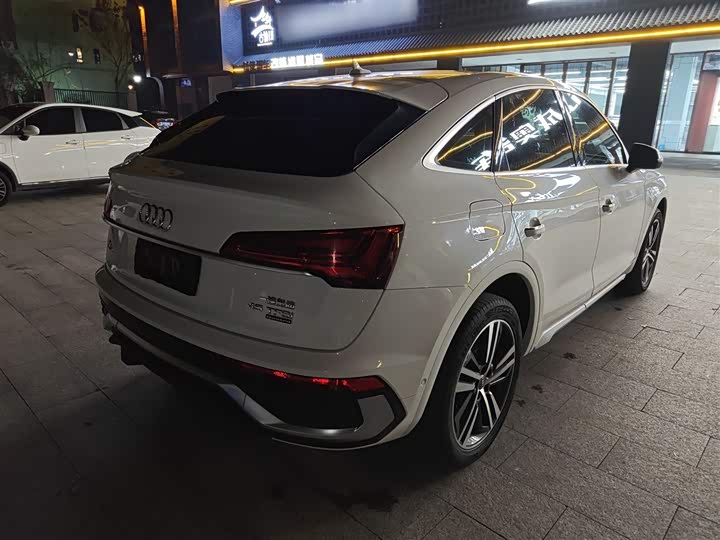 Фото 7 - Audi Q5L Sportback