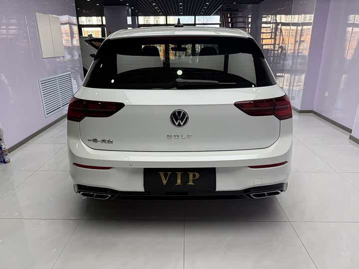 Фото 3 - Volkswagen Golf