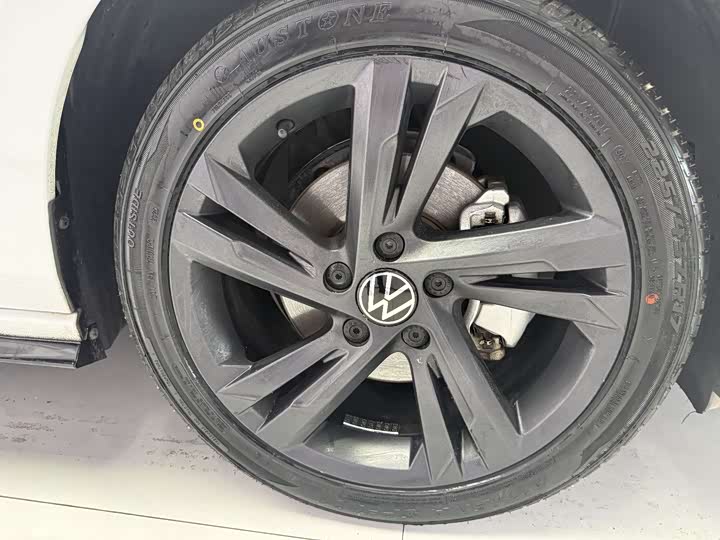 Фото 6 - Volkswagen Golf