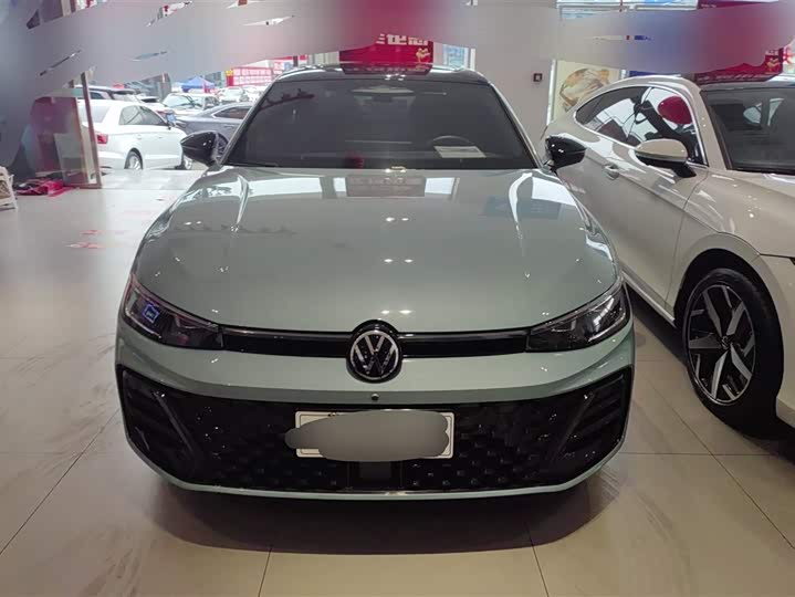 Фото 2 - Volkswagen Passat