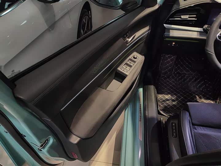 Фото 7 - Volkswagen Passat