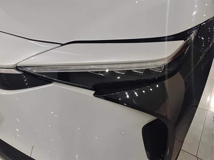 Фото 5 - Toyota bZ4X