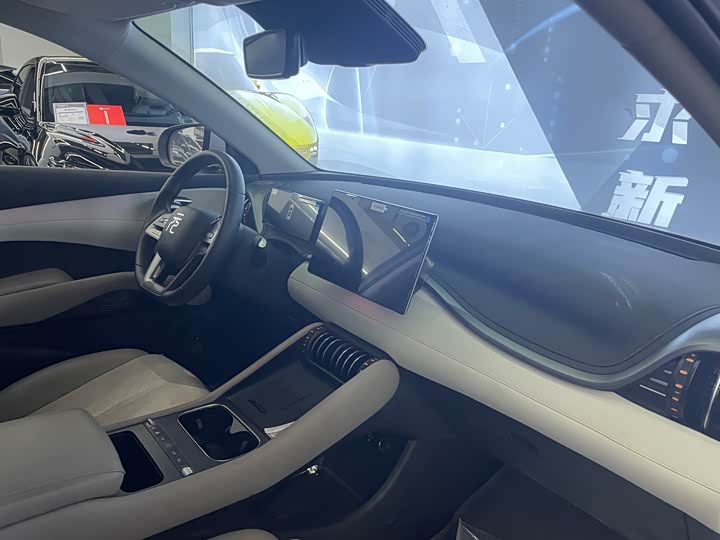 Фото 6 - BYD Yuan Plus