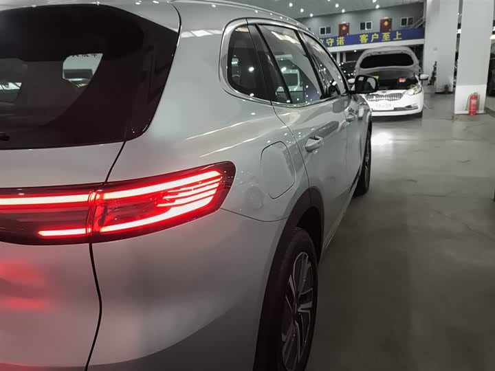 Фото 8 - Geely Galaxy Starship 7