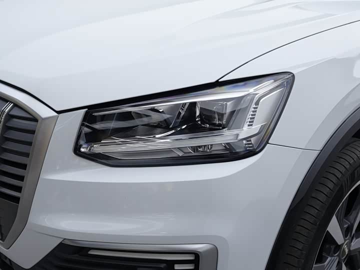 Фото 4 - Audi Q2L e-tron