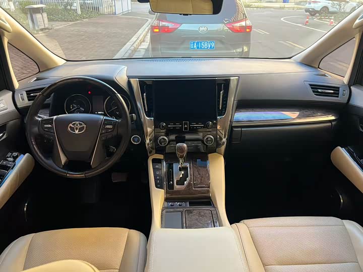 Фото 4 - Toyota Vellfire