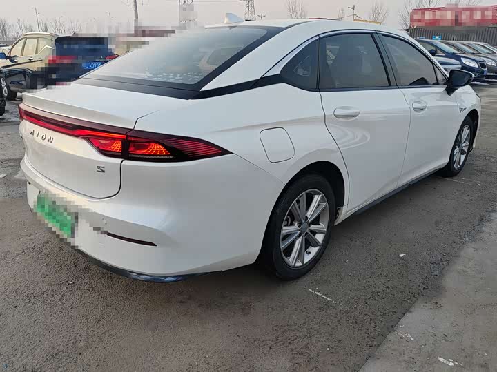 Фото 4 - GAC Aion S