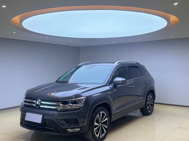 Фото 1 - Volkswagen Tharu