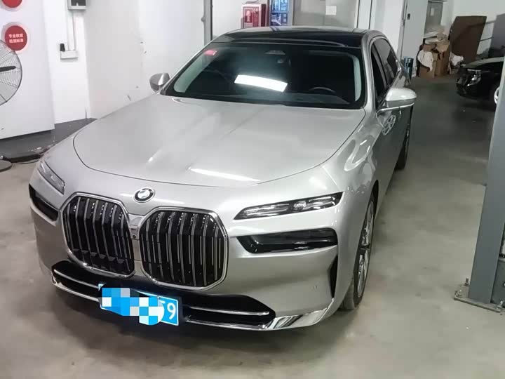 Фото 1 - BMW 7 Series