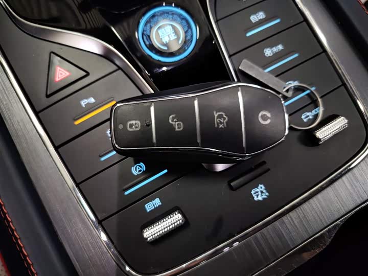 Фото 9 - BYD Yuan Plus