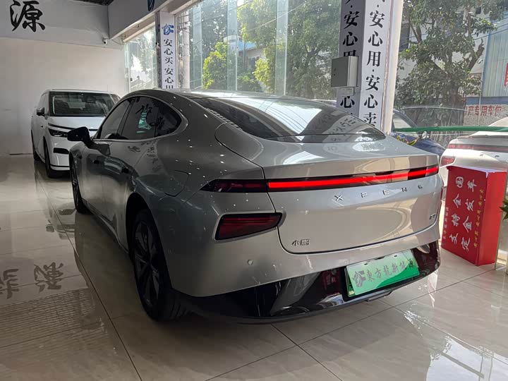 Фото 2 - XPeng P7