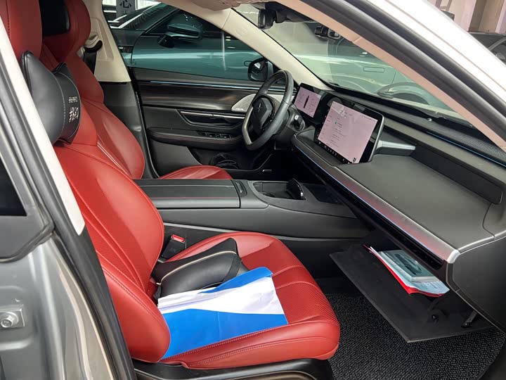 Фото 9 - XPeng P7