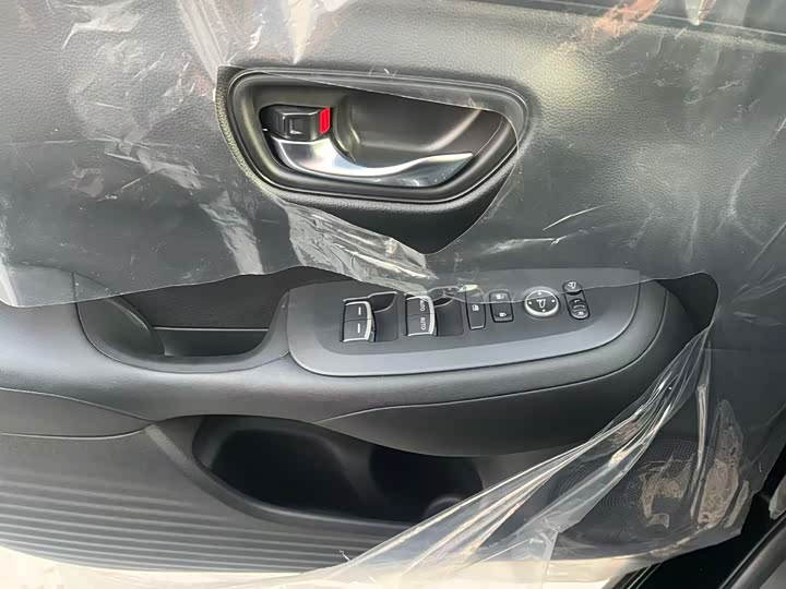 Фото 4 - Honda HR-V