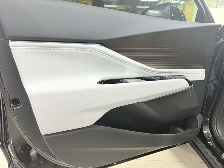 Фото 7 - Cadillac GT4