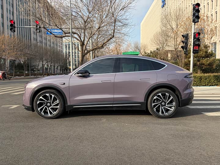 Фото 8 - Nio EC6