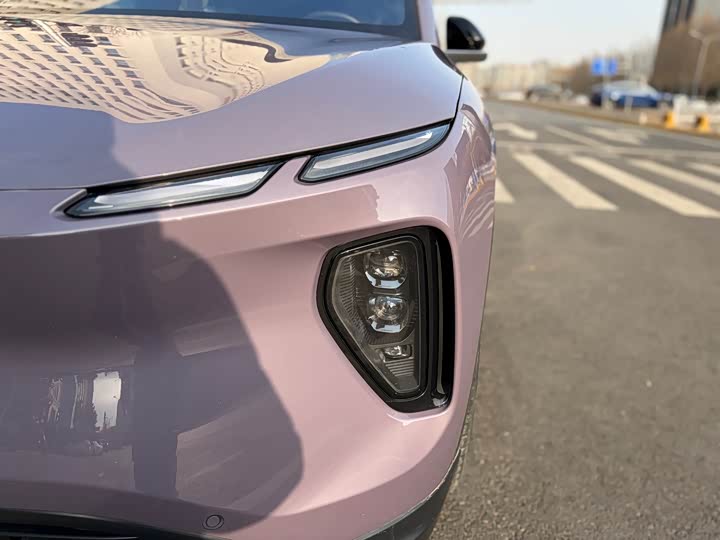 Фото 9 - Nio EC6