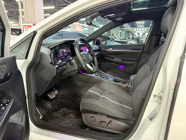 Фото 6 - Volkswagen Golf