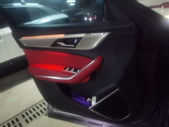 Фото 7 - Jaguar F-Pace