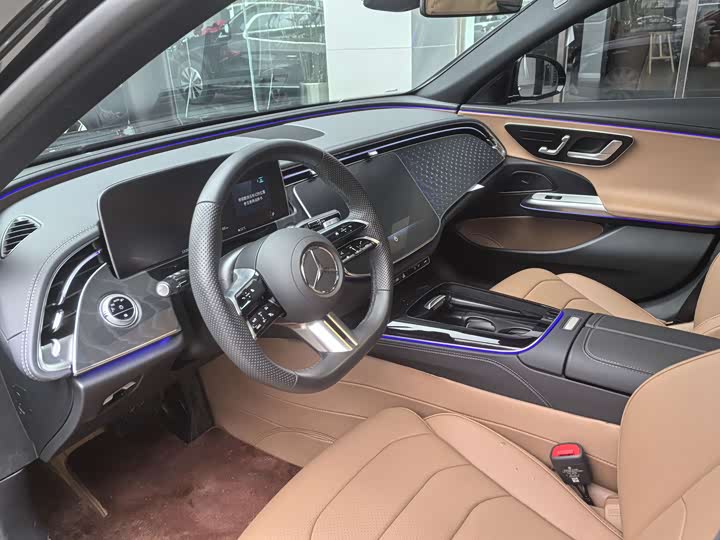 Фото 7 - Mercedes-Benz E-Class