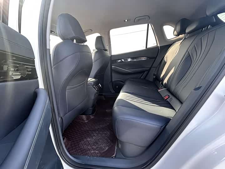 Фото 4 - Geely Galaxy E5